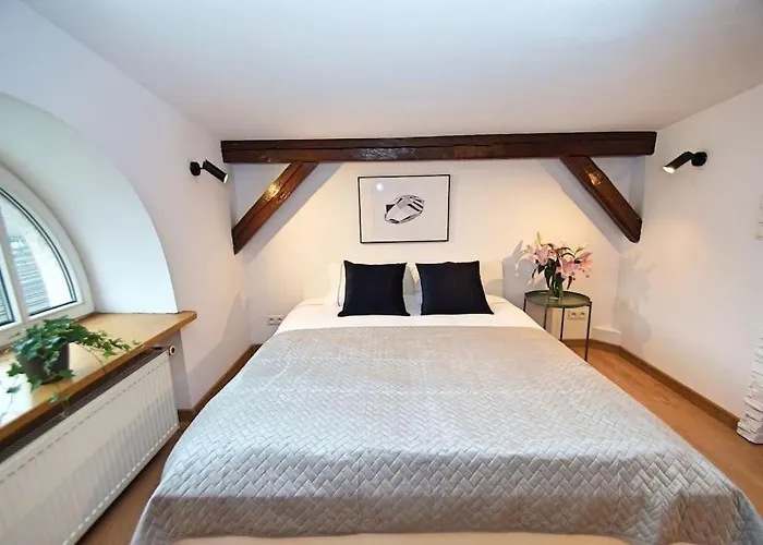 Fv/ Mariacka 7 - -katowice * Katowice